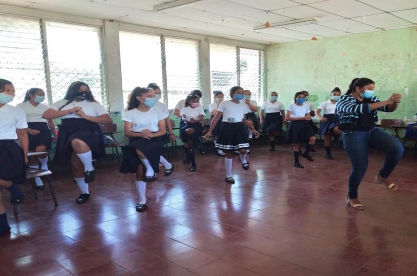JOVENES